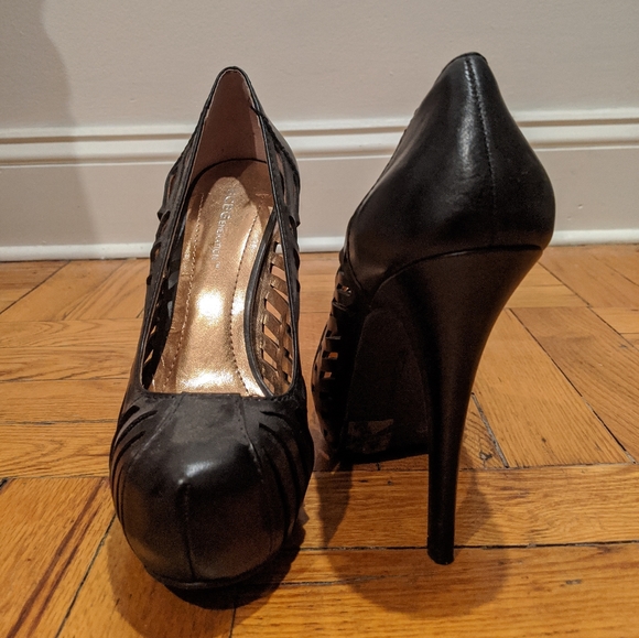 BCBGeneration Elba Lasercut Pumps NWOT - Picture 2 of 6